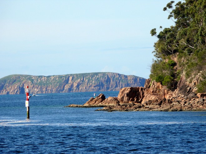 Port Stephens offers sheltered water cruising © Fiona Harper